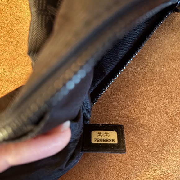 Chanel travel line clutch - Picture 5 of 8